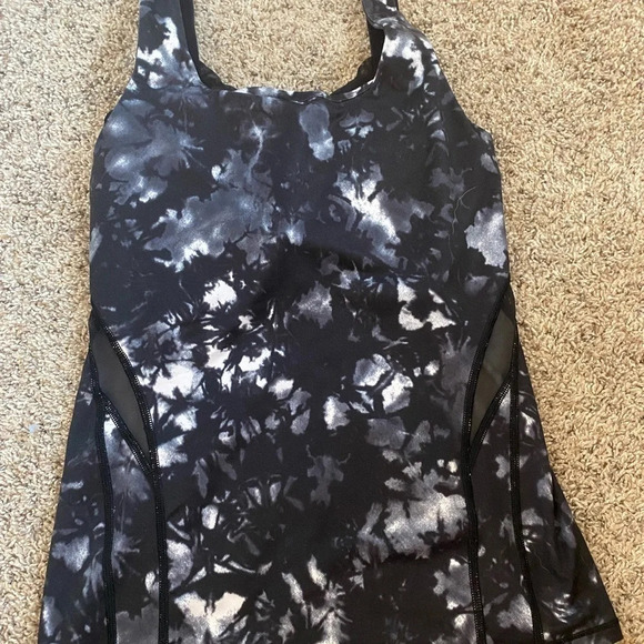 Lulu tank top - Picture 1 of 3